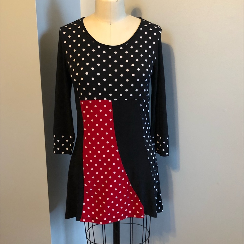 One Fashion polka dot top